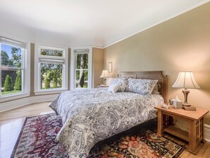 3 bedrooms, iron/ironing board, free WiFi, bed sheets - Perfect for Families! Fully furnished with Chef's Kitchen (Lake Mills)