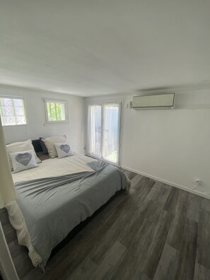 1 chambre, fer et planche à repasser, Wi-Fi gratuit, draps fournis