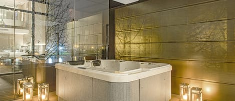 Premium-Studiosuite | Eigener Whirlpool