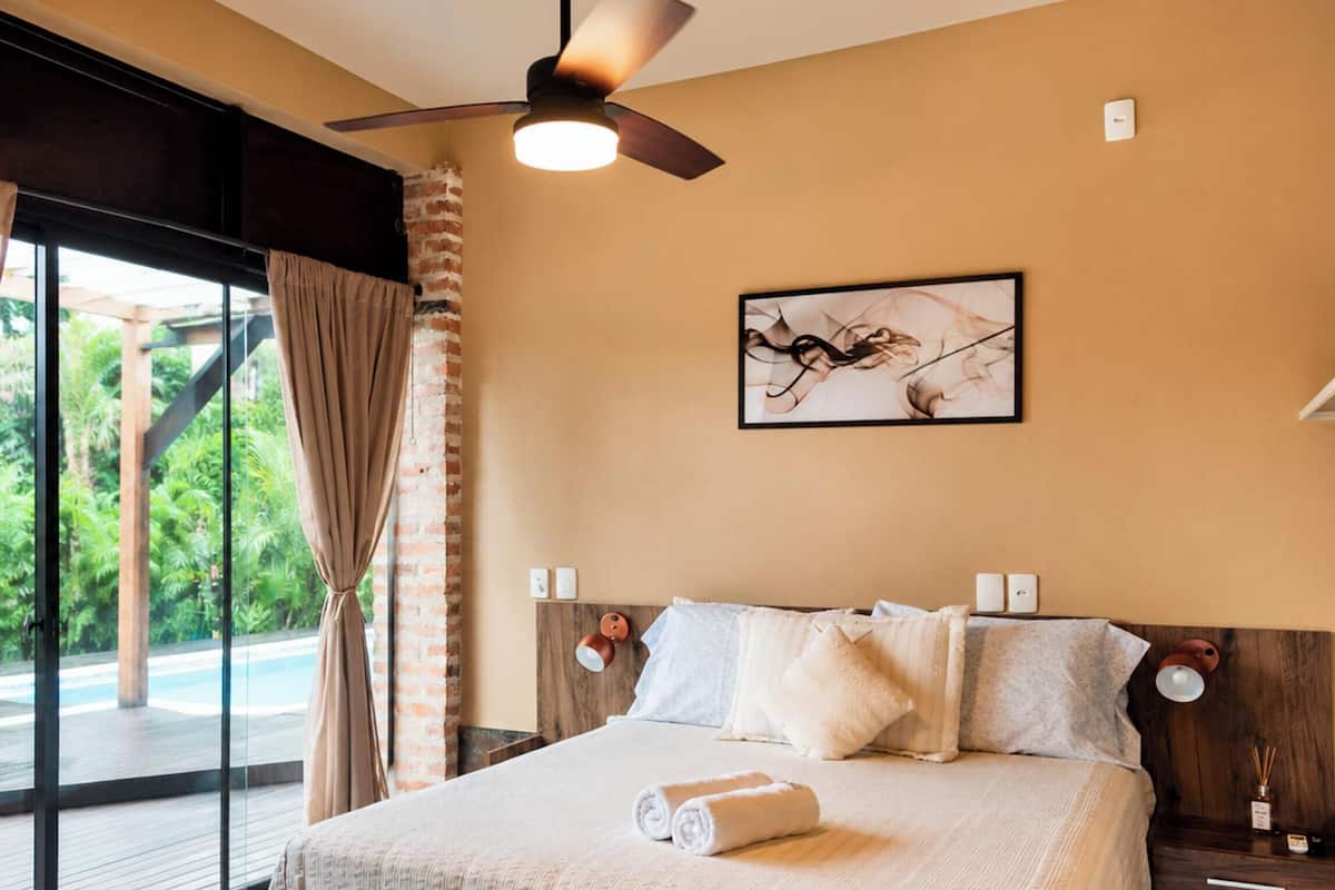 Studio Jardim - Ibiraquera Life | Premium bedding, desk, blackout drapes, WiFi (free)