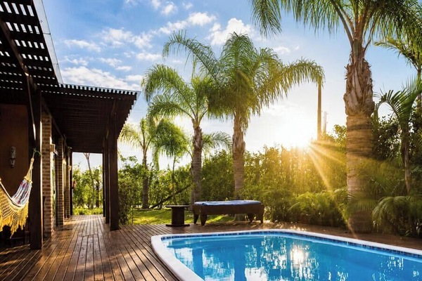 Outdoor pool, pool umbrellas, sun loungers