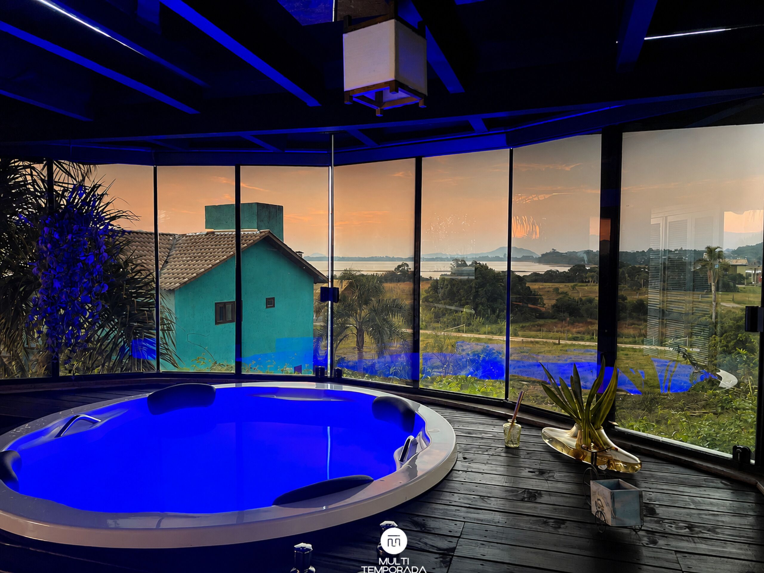 House Premium com Jacuzzi Privativa e Vista do Lago - Ibiraquera Life | Banheira de hidromassagem particular