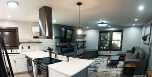 Kühlschrank, Mikrowelle, Ofen, Herdplatte