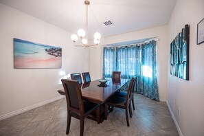 Dining - SVS: 4BD/3BA Private Las Vegas Home | Sleeps 8 | Near the Strip (Las Vegas)