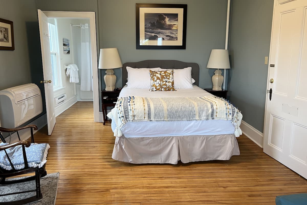 Standard Room | Free WiFi