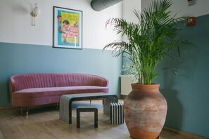 Lobby - Intourist Kazbegi (Kazbegi)