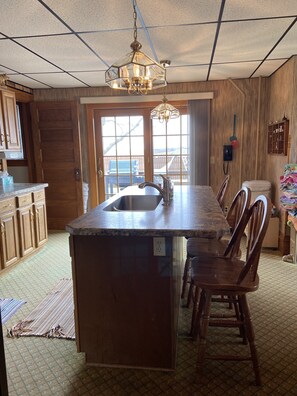 المنشأة من الداخل