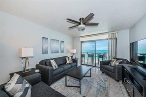 Unclassified image, 4 of 35, button