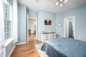 3 bedrooms, iron/ironing board, travel crib, WiFi