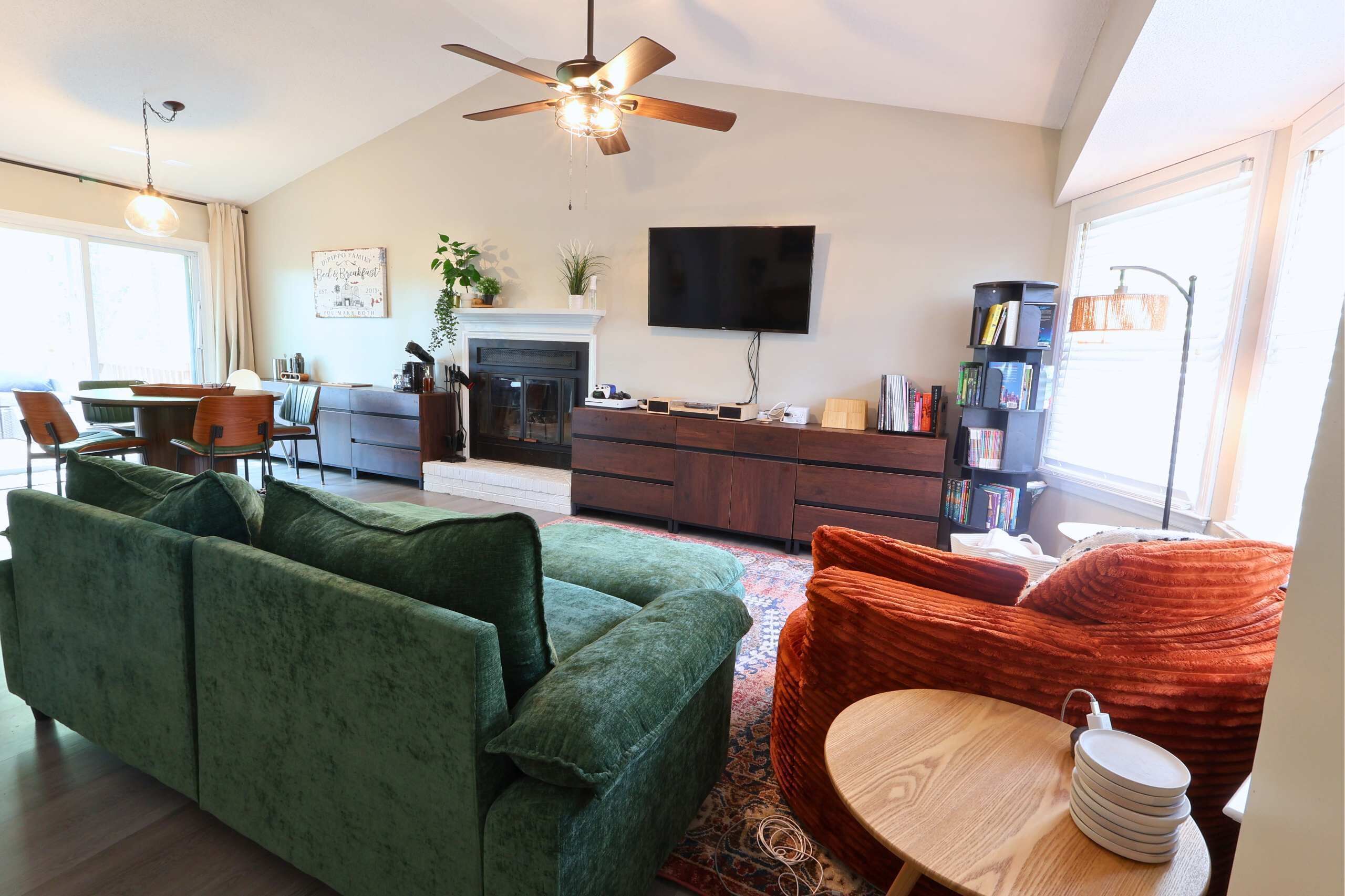 TV, fireplace, offices