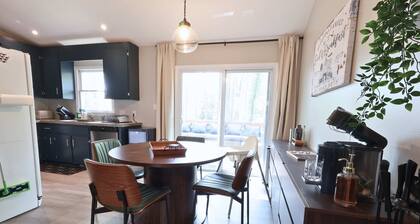 Charming 2BR 1.5 BA - Walk to Downtown Apex