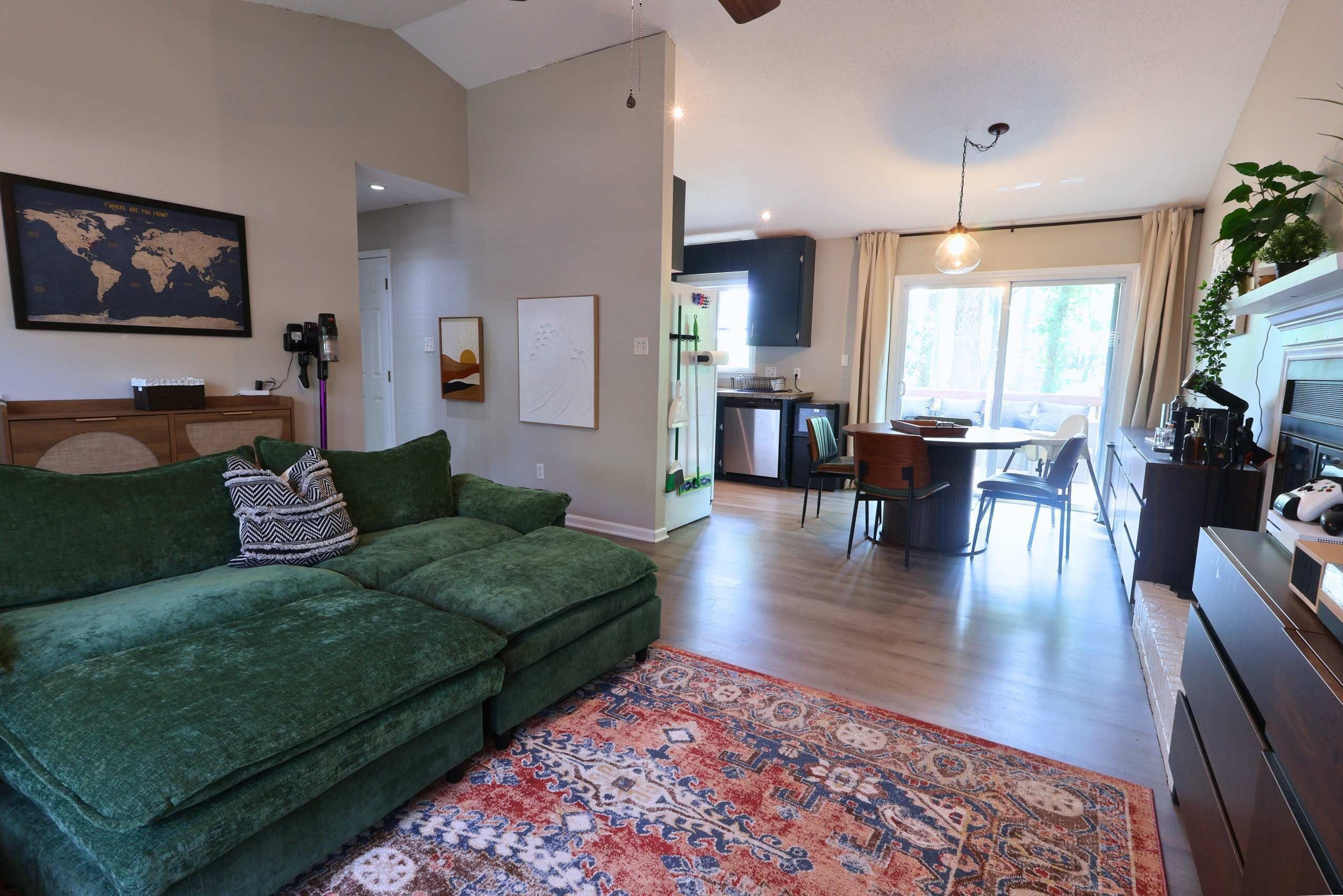 TV, fireplace, offices