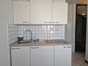 Fridge, stovetop, cookware/dishes/utensils, dining tables - KATARINA B4 - Studio Apartment (Rovinj)