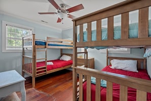 3 chambres, bureau, lit parapluie, Wi-Fi gratuit