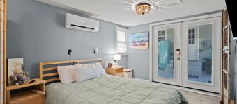 House of Zen - Walk to the beach, Huge fenced back yard, Outdoor shower!