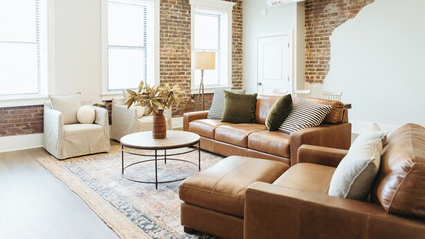 Living area - Blue Suede Shoes Suite (Maryville)