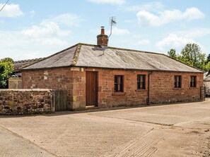 Exterior - A spacious country cottage the perfect indulgent getaway for two. (Carlisle)