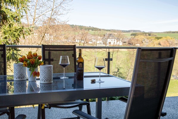 تناول الطعام بالخارج