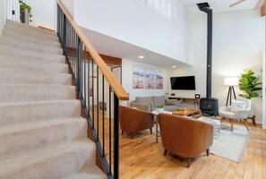 Smart TV, fireplace, stereo - Mainstreet Telluride *Family Friendly* Townhome (Telluride)