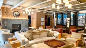 Living area - 5 Star Hotel - Exclusive Private Residence (Mountain Village)