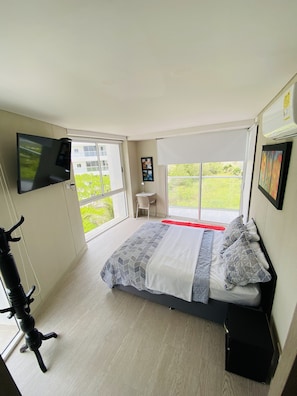2 bedrooms, in-room safe, iron/ironing board, free WiFi