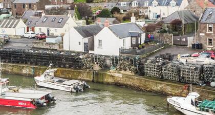 2 bedroom accommodation in Johnshaven, near Stonehaven