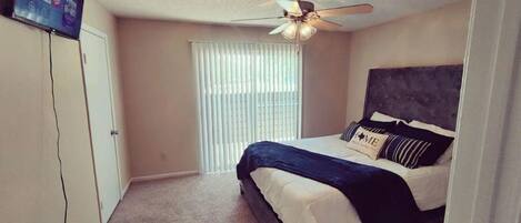 1 habitación, tabla de planchar con plancha y wifi