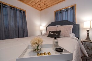 2 Schlafzimmer, Zimmersafe, Schreibtisch, Bügeleisen/Bügelbrett