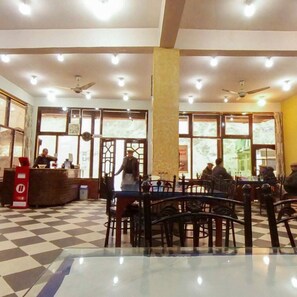 Restaurant - Paradise Hotel And Restaurant (Gilgit)