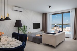 Dining - The Palms Resort - Duplex Villa Beach III (Tkon)