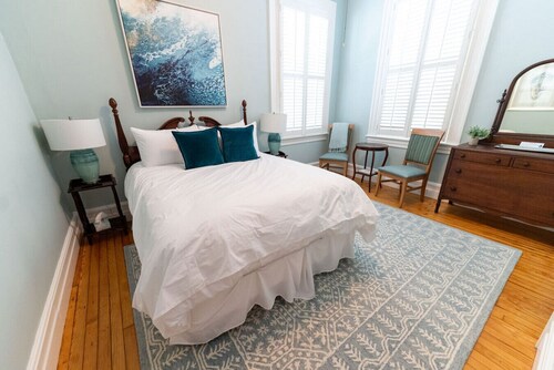 Private Queen Suite • 1st Floor • Bed & Breakfast Historic Downtown Edenton