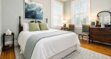 Captain’s Quarters Inn Downtown Edenton • Queen Bed 1st Floor