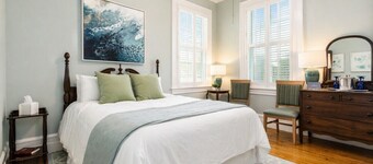 Captain’s Quarters Inn Downtown Edenton • Queen Bed 1st Floor