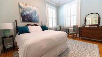 Iron/ironing board, free WiFi, bed sheets