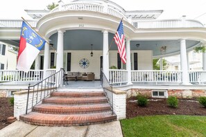 Exterior - Corsair Room - Captain's Quarters Inn, Downtown Historic Edenton (Edenton)