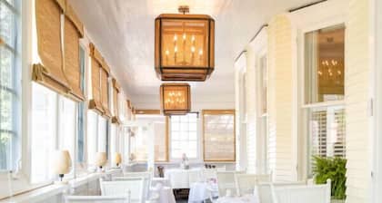 Private Queen Suite • 1st Floor • Bed & Breakfast Historic Downtown Edenton