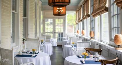 Captain’s Quarters Inn Downtown Edenton • Queen Bed 1st Floor