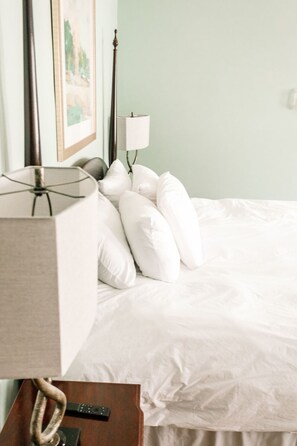 1 bedroom, desk, free WiFi, bed sheets - Private King Suite • 2nd Floor • Historic Edenton Bed & Breakfast Downtown (Edenton)