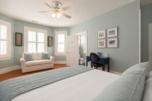 Free WiFi, bed sheets - Captain’s Quarters Inn Downtown Edenton • King Bed 2nd Floor (Edenton)