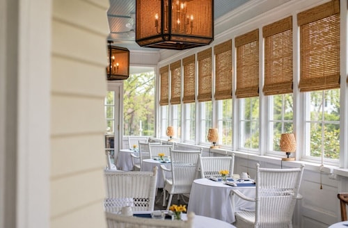 Captain’s Quarters Inn Downtown Edenton • Queen Bed 2nd Floor
