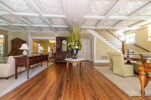 Interior - Private Queen Suite • 1st Floor • Bed & Breakfast Historic District Downtown (Edenton)