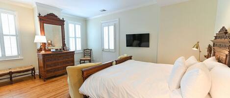 1 habitación, tabla de planchar con plancha, wifi y ropa de cama