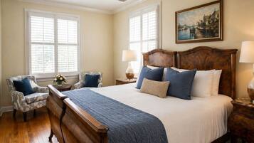 Desk, iron/ironing board, WiFi, bed sheets