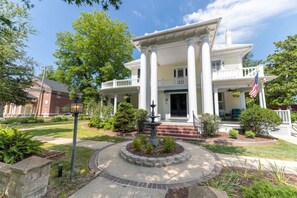 Exterior - White Oak Room • Granville Queen Inn • Boutique Edenton B&B (Edenton)