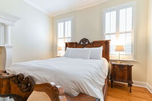 1 bedroom, free WiFi, bed sheets - Private Queen Suite • 2nd Floor • Boutique Edenton Bed & Breakfast (Edenton)