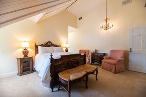 1 bedroom, iron/ironing board, WiFi, bed sheets - Private Queen Suite • 3rd Floor • Bed & Breakfast Historic Downtown Edenton (Edenton)