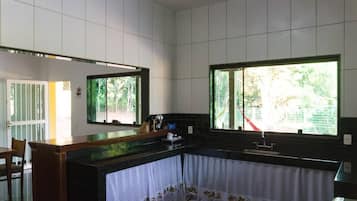 Kühlschrank, Ofen, Herdplatte, Toaster