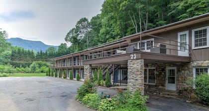 Heart of the Valley Motel