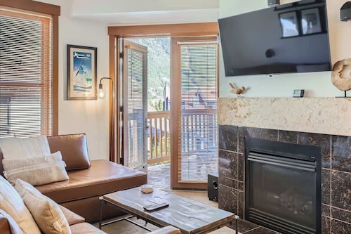 Closest to Lifts, Slopeside Luxury,Ski-in/out