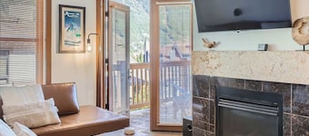Closest to Lifts, Slopeside Luxury,Ski-in/out